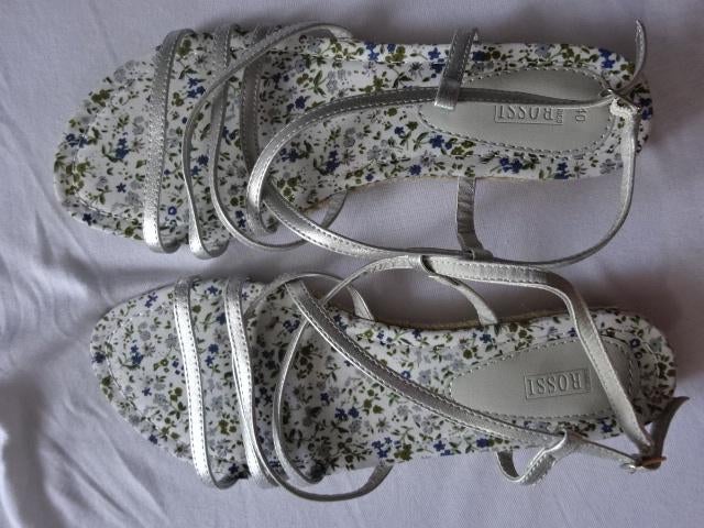 Hele leuke sandalen / leuke details / maat 40, Kleding | Dames, Schoenen, Overige kleuren, Enrico Rossi, Nieuw, Sandalen of Muiltjes