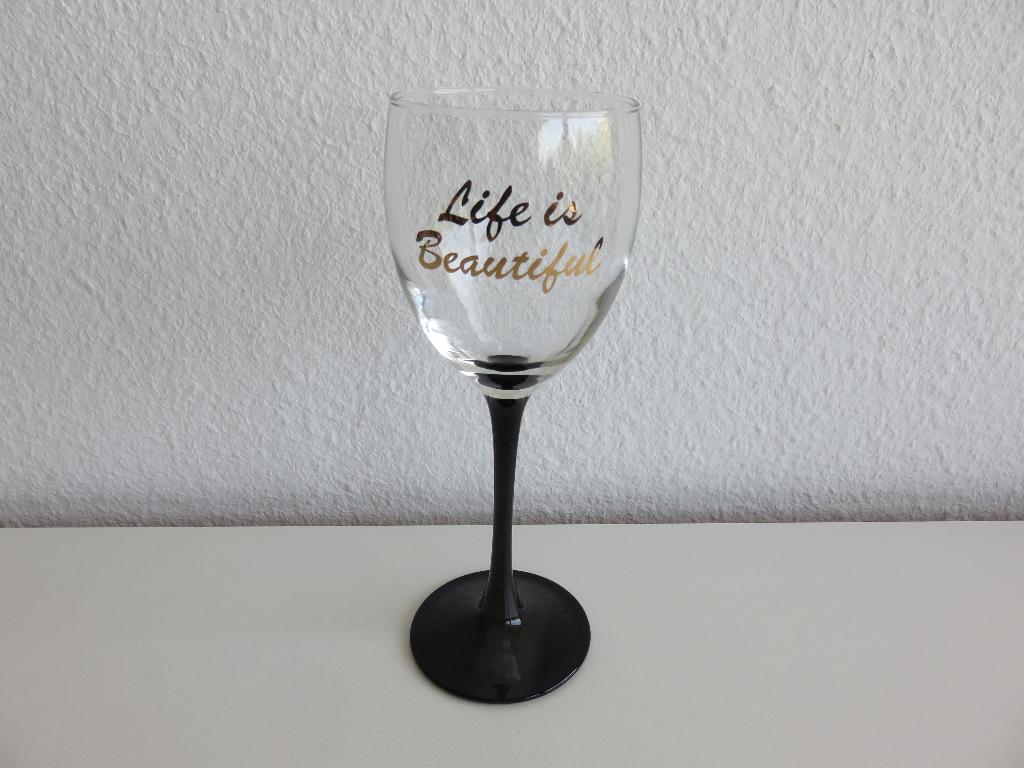 Luminarc France Life is Beautiful wijnglas met zwarte steel, Glas of Glazen, Ophalen of Verzenden, Overige stijlen, Glas