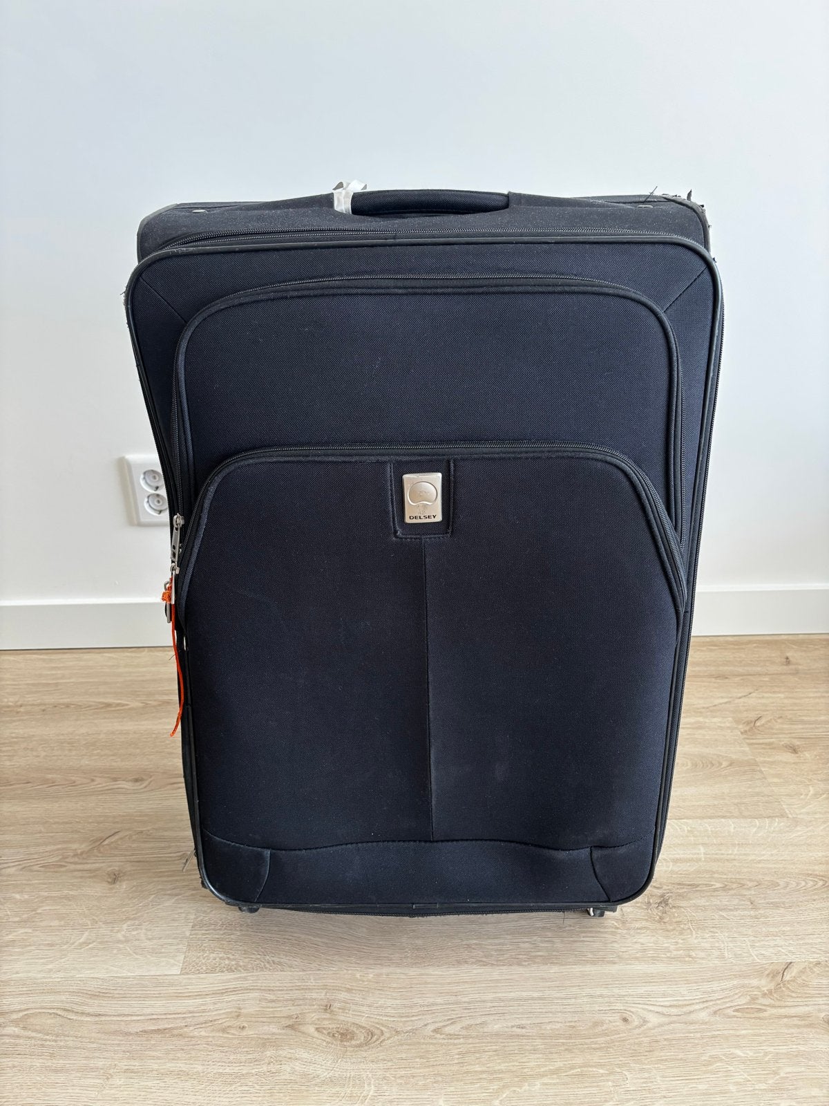 Delsey Zwarte Reiskoffer/black travel suitcase, Ophalen, 40 tot 60 cm, Wieltjes, Gebruikt