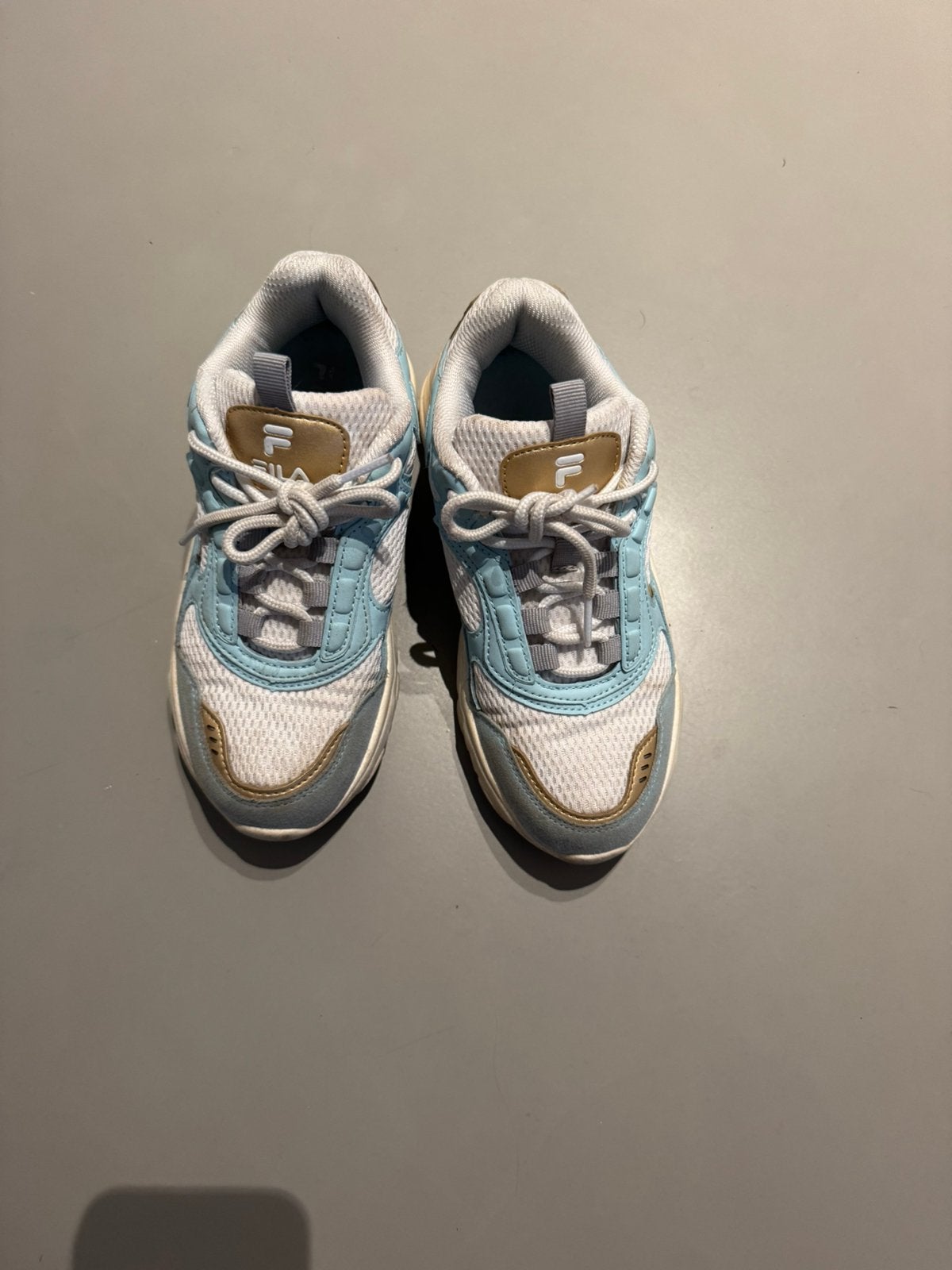 Fila sneakers maat 34, Meisje, Sportschoenen, Ophalen of Verzenden, Zo goed als nieuw