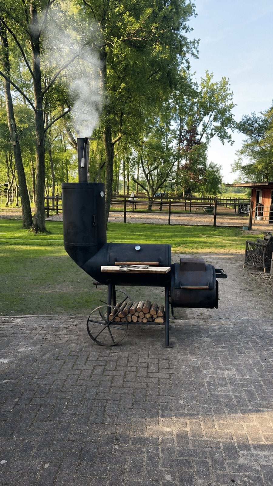 Te huur: Smoker barbeque / Oklahoma BBQ Smoker, Tuin en Terras, Houtskoolbarbecues, Ophalen, Zo goed als nieuw
