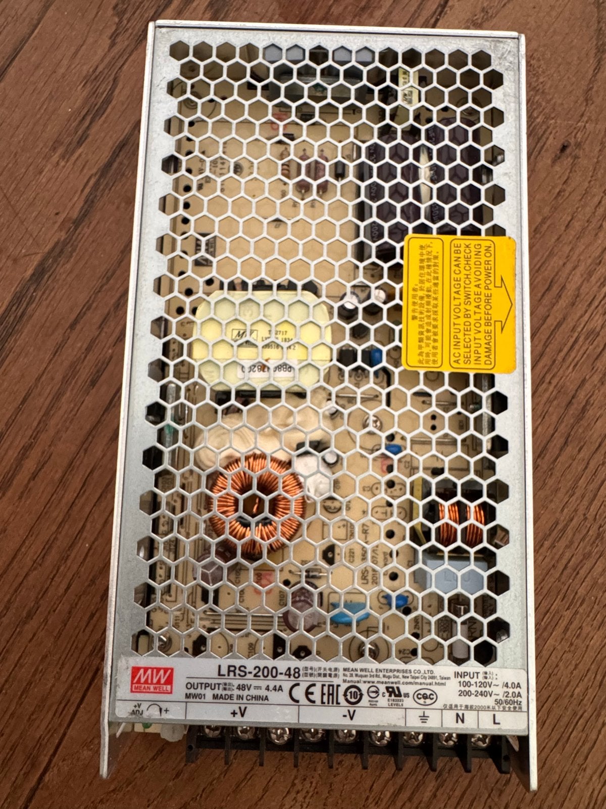 Ubiquiti meanwell voeding met 200 watt-48 volt, Ekkersrijt 31025692 CC Son en Breugel, Verzenden, Refurbished, Support@ui.com