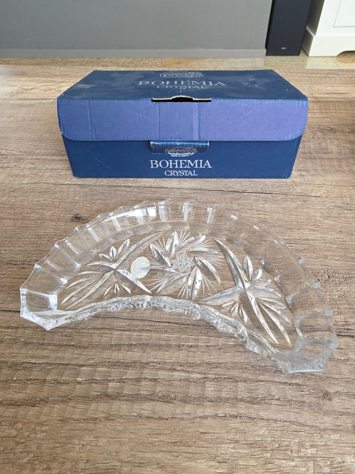 Bohemia Crystal schaal - 24% loodkristal, Ophalen of Verzenden, Zo goed als nieuw, Kristal, Bord of Schaal