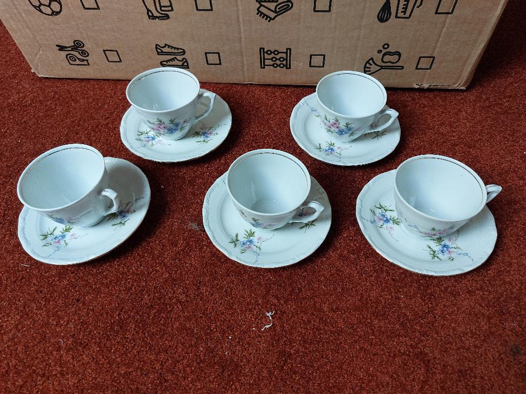 vintage porseleinen kop en schotel van het merk Wałbrzych, Antiek en Kunst, Antiek | Servies los, Ophalen