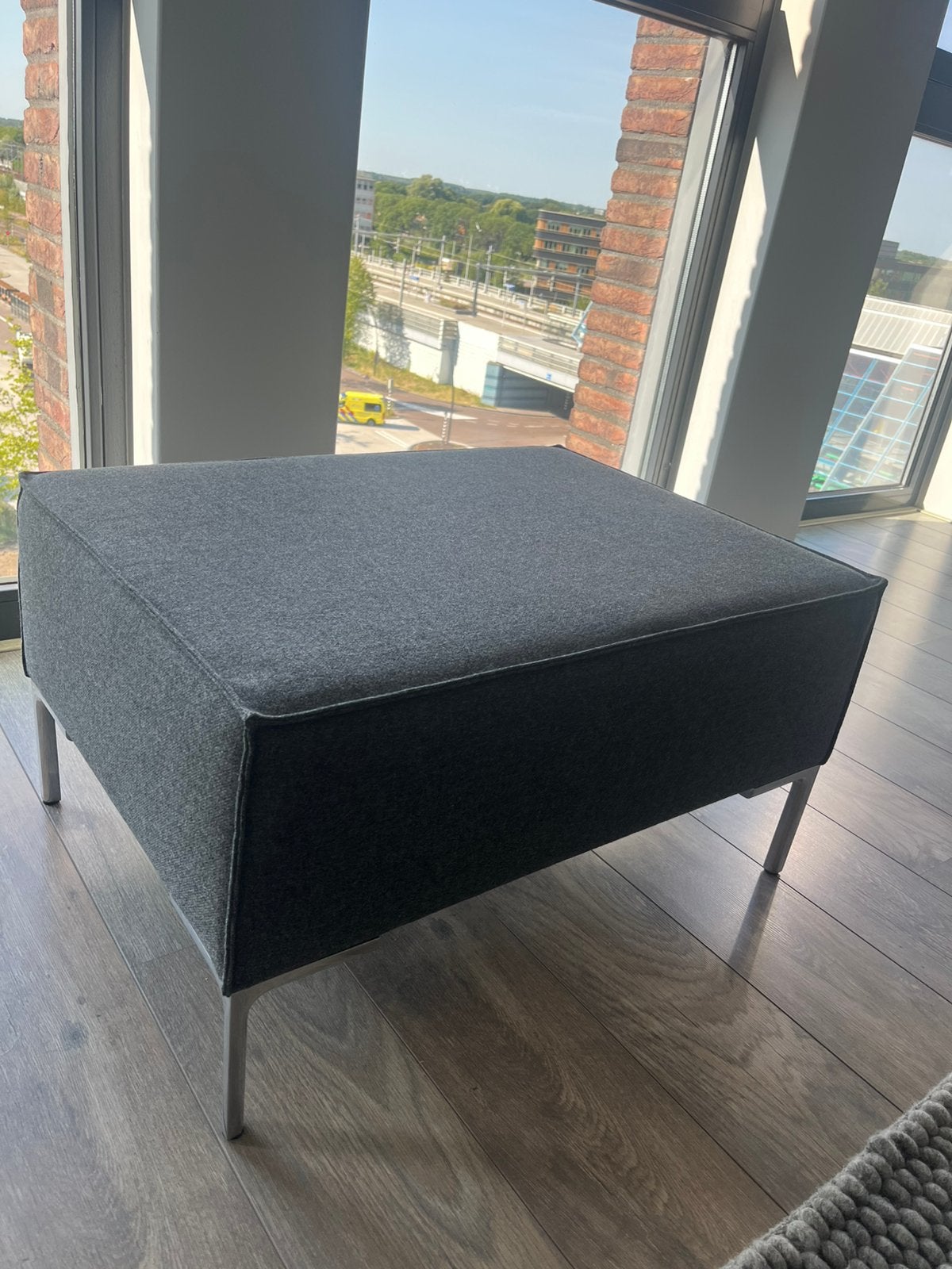 Design on stock, Bloq hocker/poef, Ophalen, 75 tot 100 cm, Zo goed als nieuw, Rechthoekig