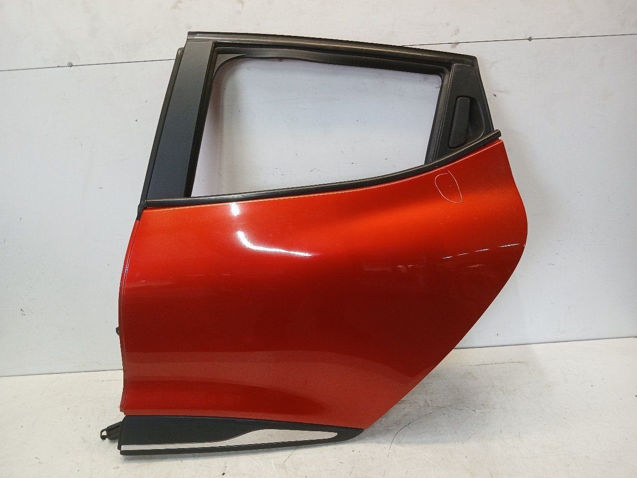 Portier links achter Renault Clio, Auto-onderdelen, Onderdelen@venauto.nl, Van der Ven Autorecycling B.V., Gebruikt, Ettenseweg 76, 4706 PB Roosendaal, The Netherlands