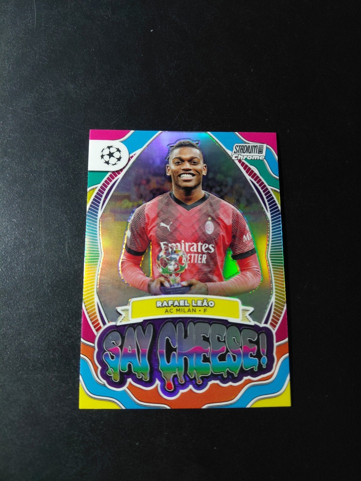 Rafael leao (ac milan) topps chrome say cheese, Verzenden, Nieuw, Buitenlandse clubs, Spelerskaart