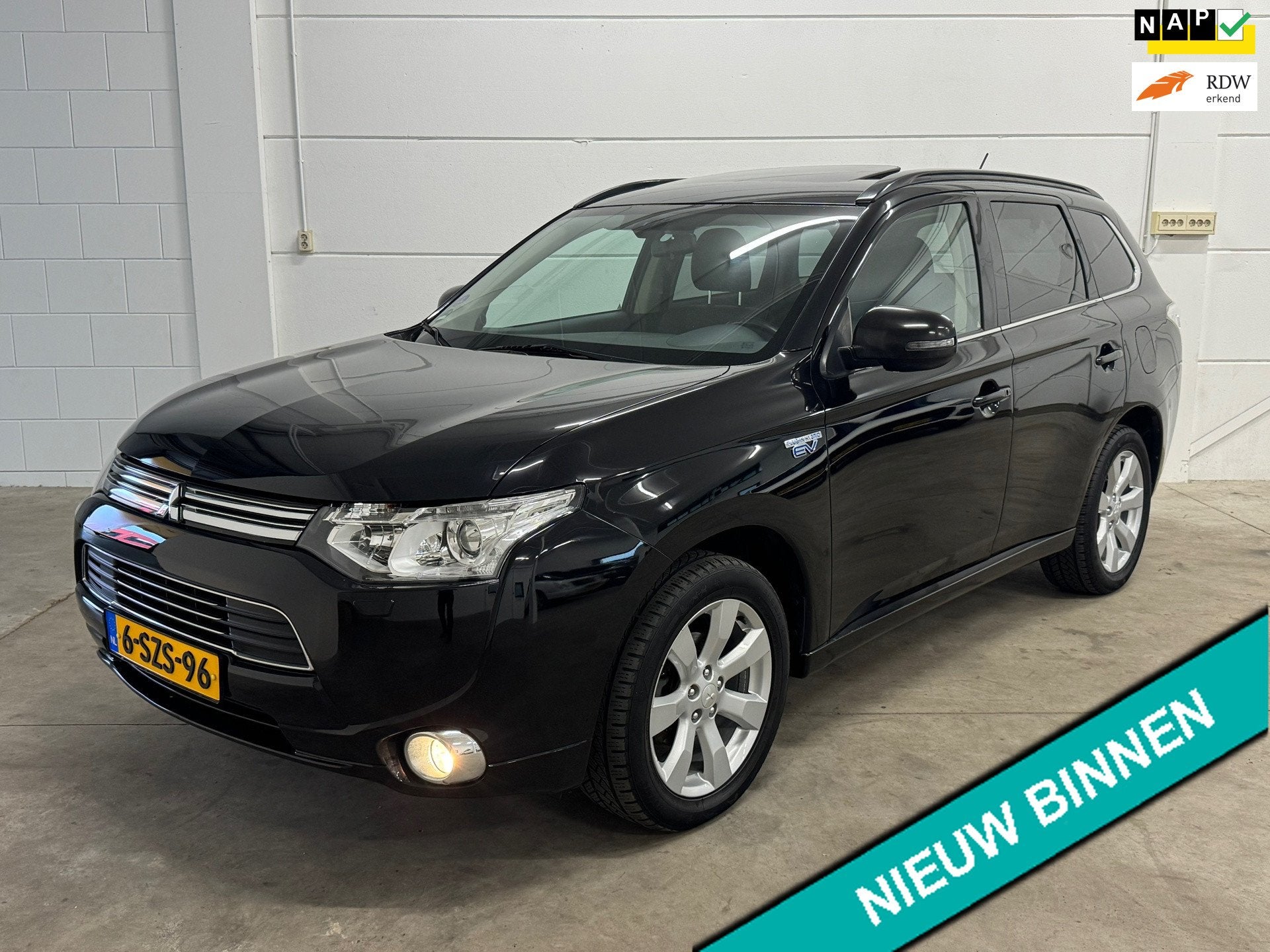 Mitsubishi Outlander 2.0 PHEV Instyle, Auto's, Zwart, 4 cilinders, Zwart, Vierwielaandrijving