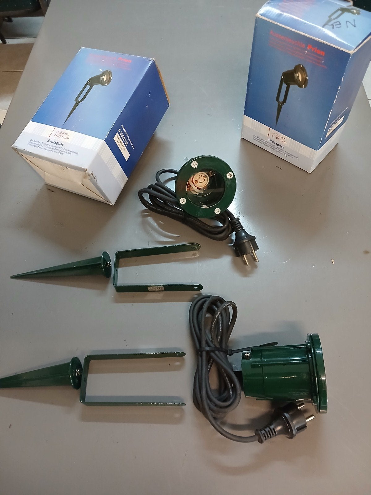 2 x buiten spot 220/ 230 V, Minder dan 50 watt, Ophalen of Verzenden, Netvoeding, Spots