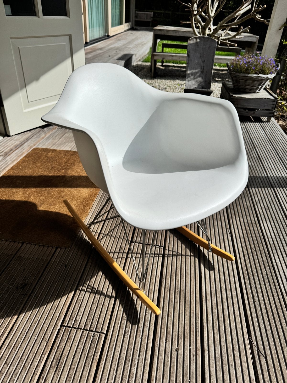 Vitra RAR Schommelstoel Eames Plastic Armchair, Ophalen, Zo goed als nieuw, Kunststof, 50 tot 75 cm