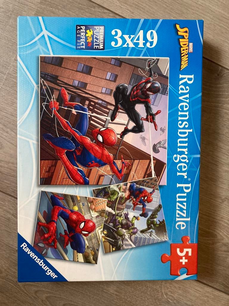 Spiderman puzzels 5+, Ophalen of Verzenden, 10 tot 50 stukjes, Zo goed als nieuw, 4 tot 6 jaar