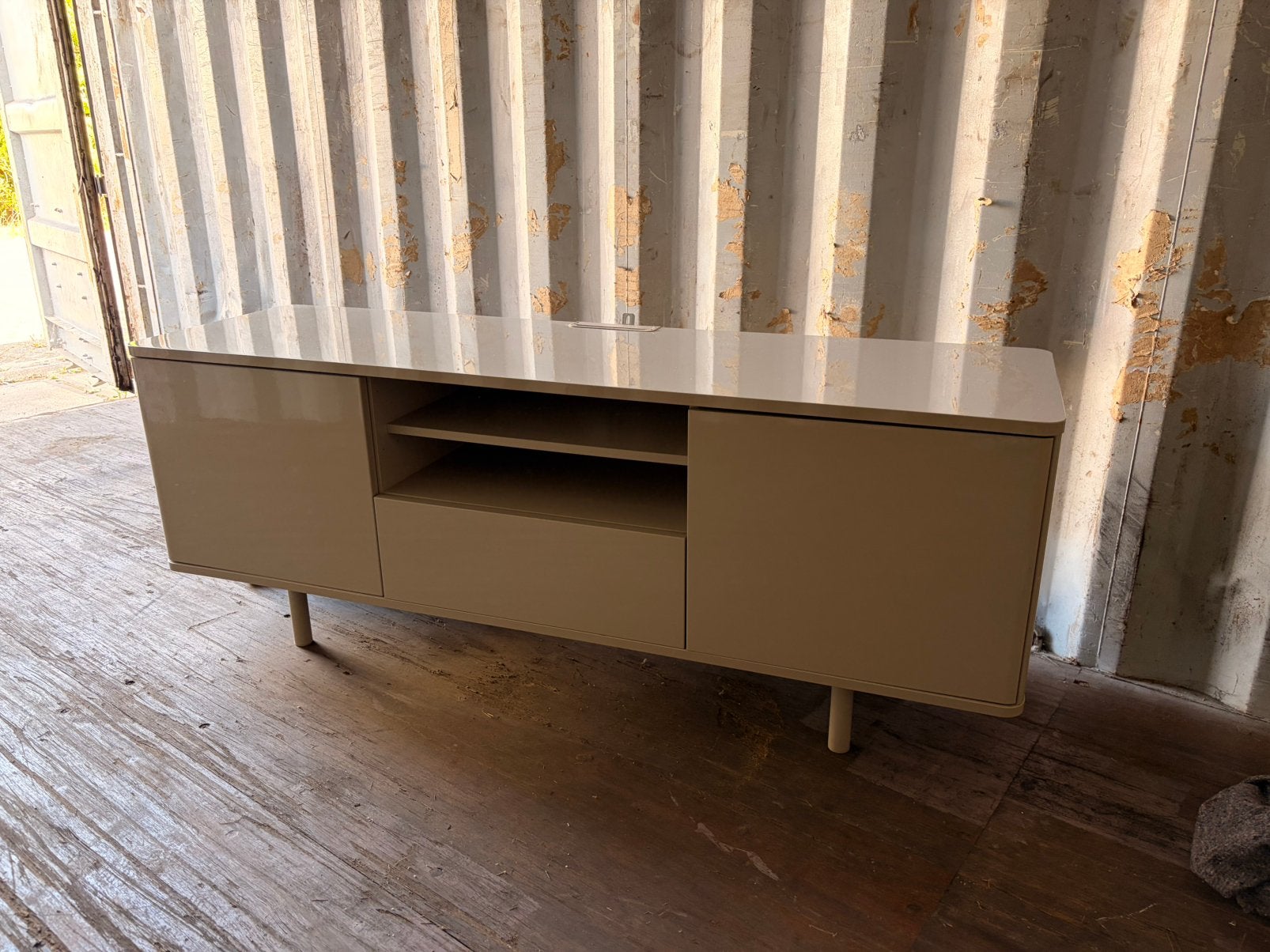 IKEA Tv meubel beige, Ophalen, 150 tot 200 cm, Zo goed als nieuw, Minder dan 100 cm