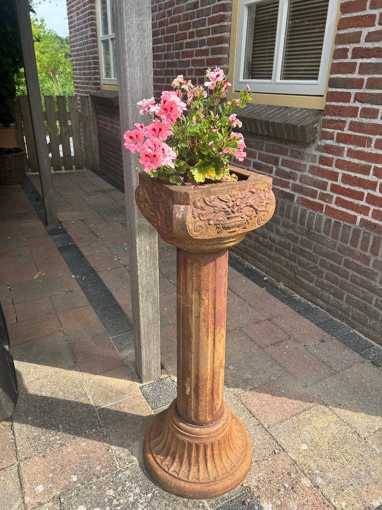 Gietijzeren pilaar/vaas, 100hoog, Ophalen, Gebruikt