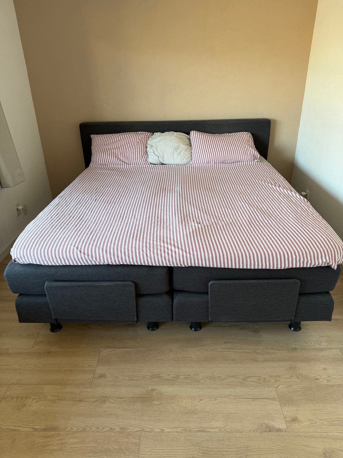 Pullman ColourBox Boxspring 180x200 cm, Ophalen, Verstelbaar, Tweepersoons, Zo goed als nieuw