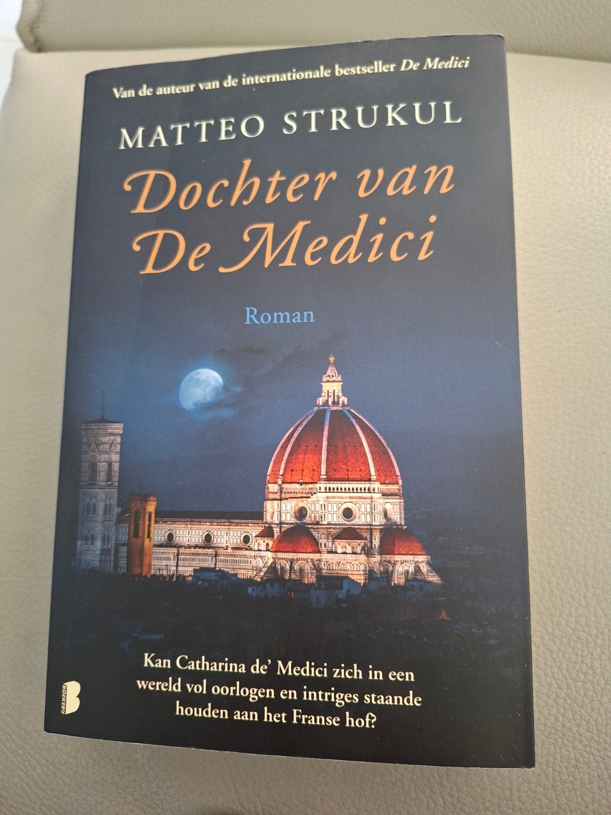 Matteo Strukul - Dochter van De Medici, Ophalen of Verzenden, Zo goed als nieuw, Matteo Strukul