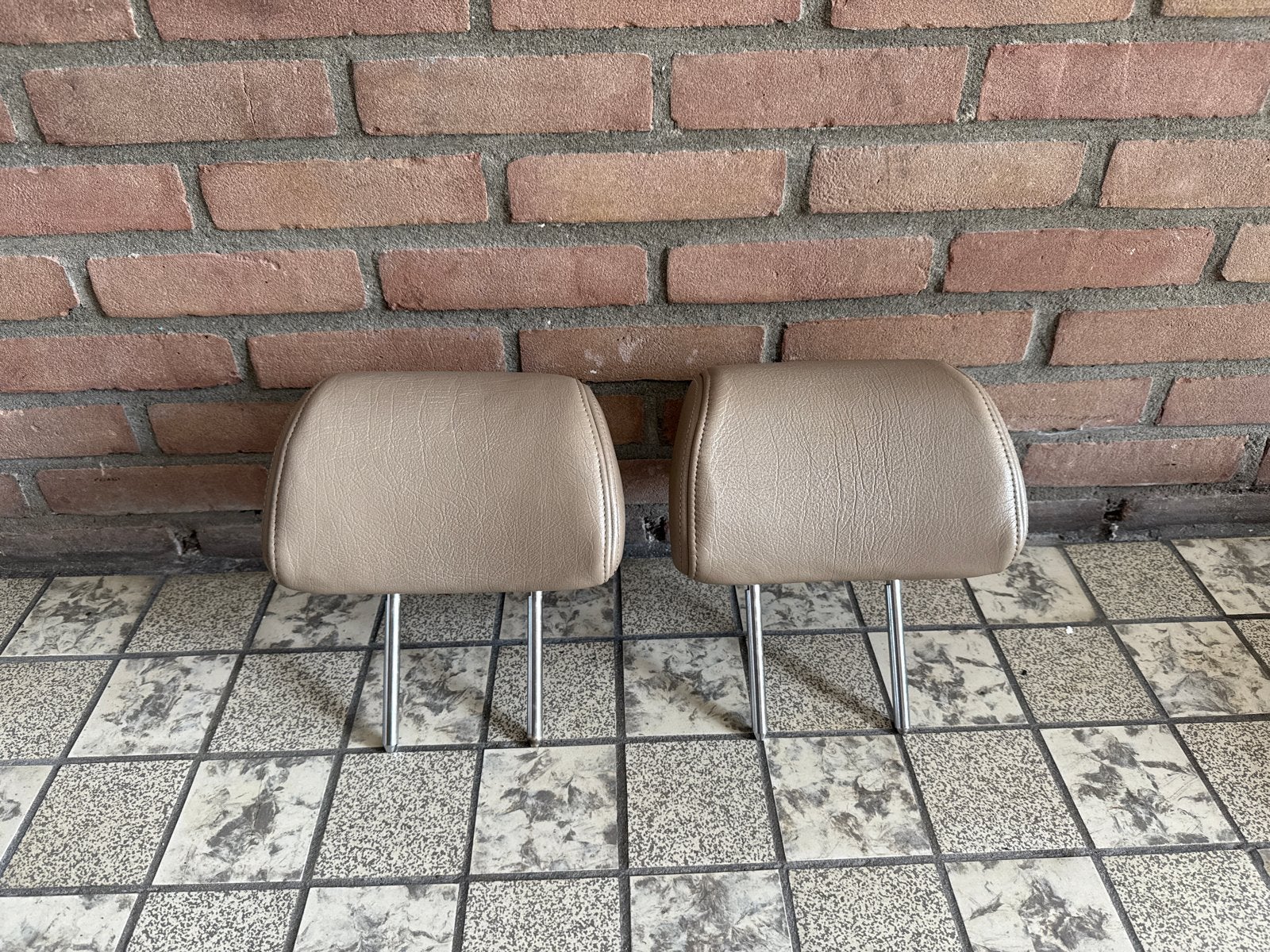 Hoofdsteunen beige - set van 2 saab 9-3, Auto-onderdelen, Interieur en Bekleding, Ophalen of Verzenden, Gebruikt, Universele onderdelen