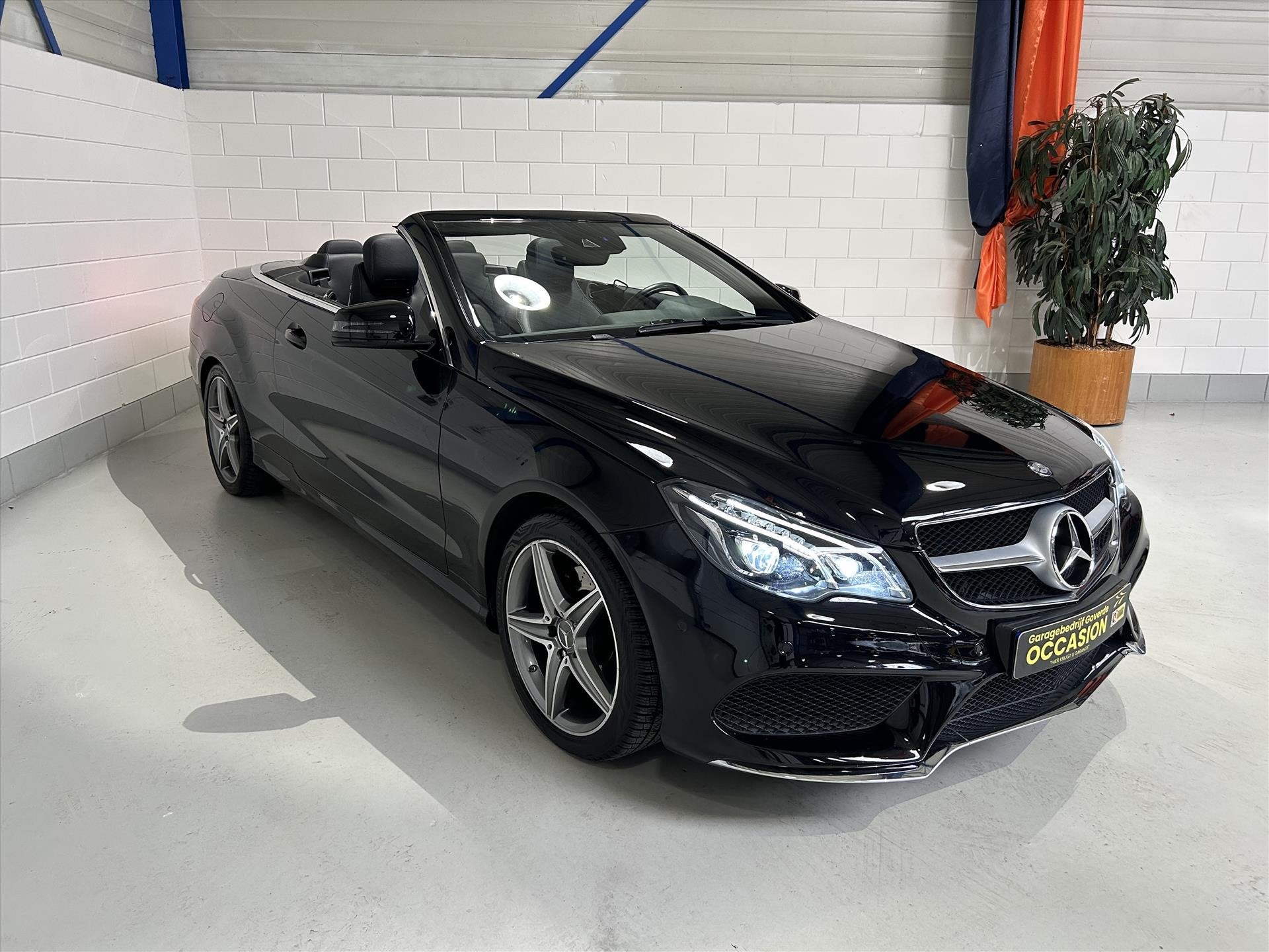 Mercedes E-Klasse E200 CABRIO AUT7, AMG-Line, ILS, Leder, Ai, Auto's, 4 cilinders, Cabriolet, 4 stoelen, Zwart