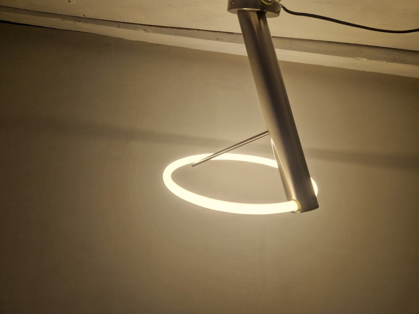 Moderne design lamp aureool willemse verlichting., Onbekend, Ophalen of Verzenden, Zo goed als nieuw, Onbekend
