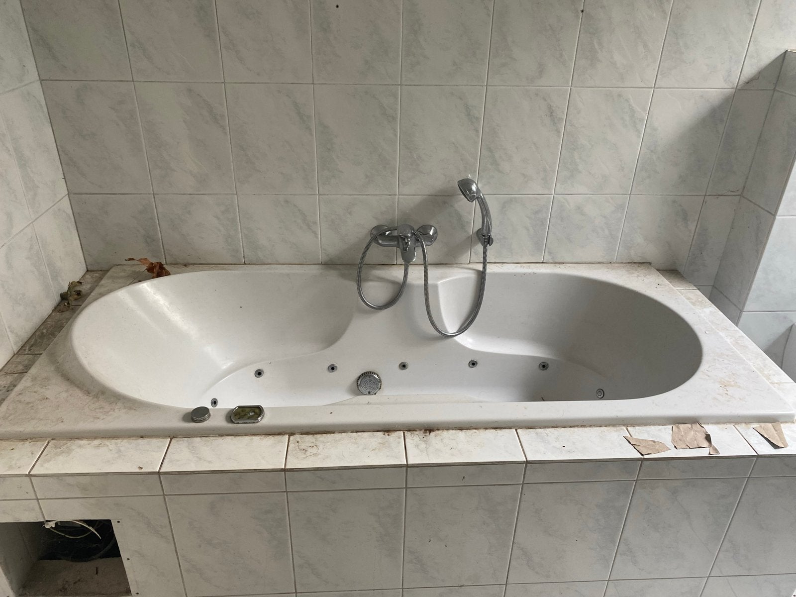 Bad met bubbelfunctie (werking onbekend), Ophalen, Gebruikt, Bad