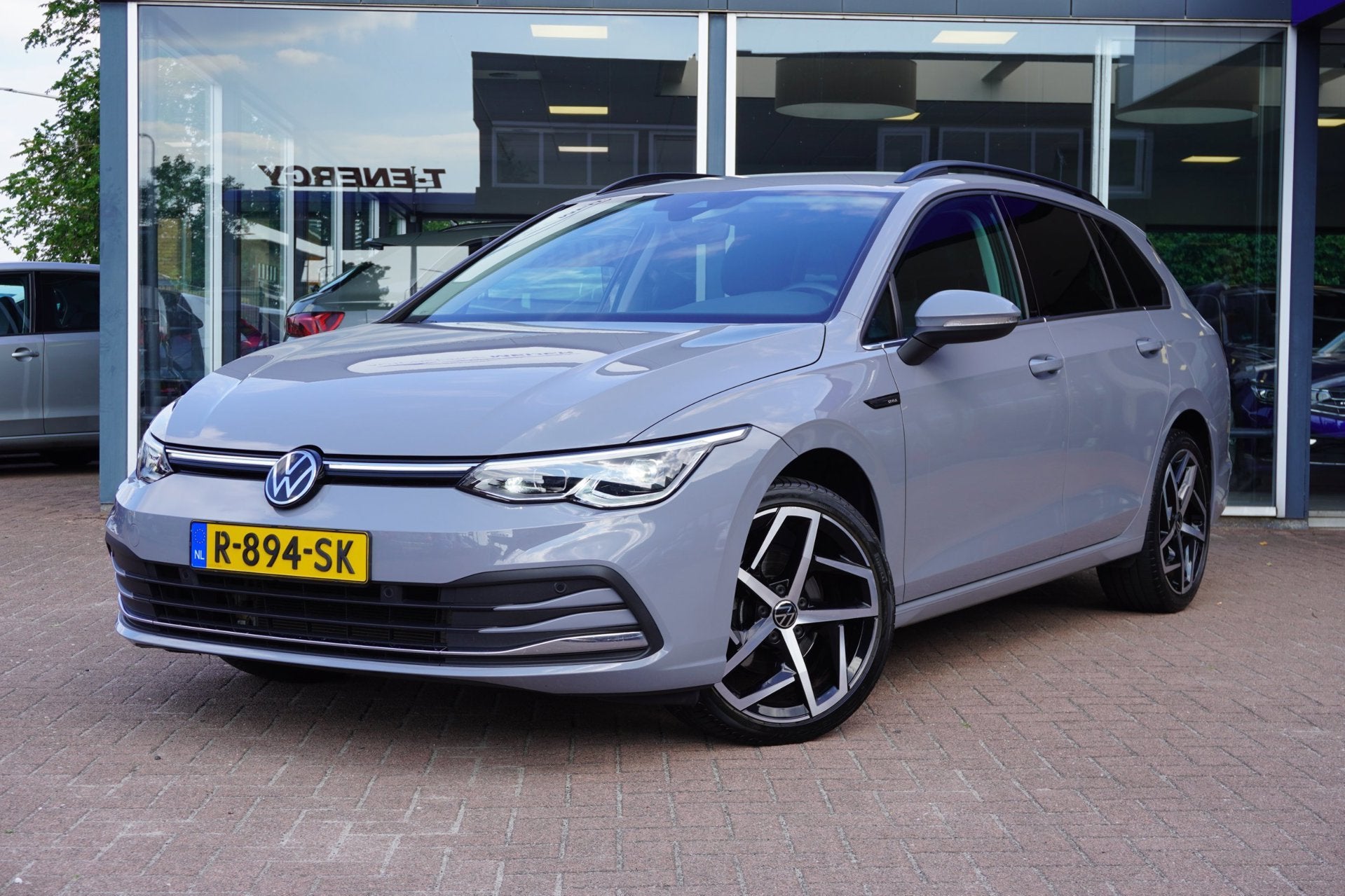 Volkswagen Golf Variant 1.5 eTSI Style | Automaat | Airco |, Stof, 4 cilinders, 700 kg, Origineel Nederlands
