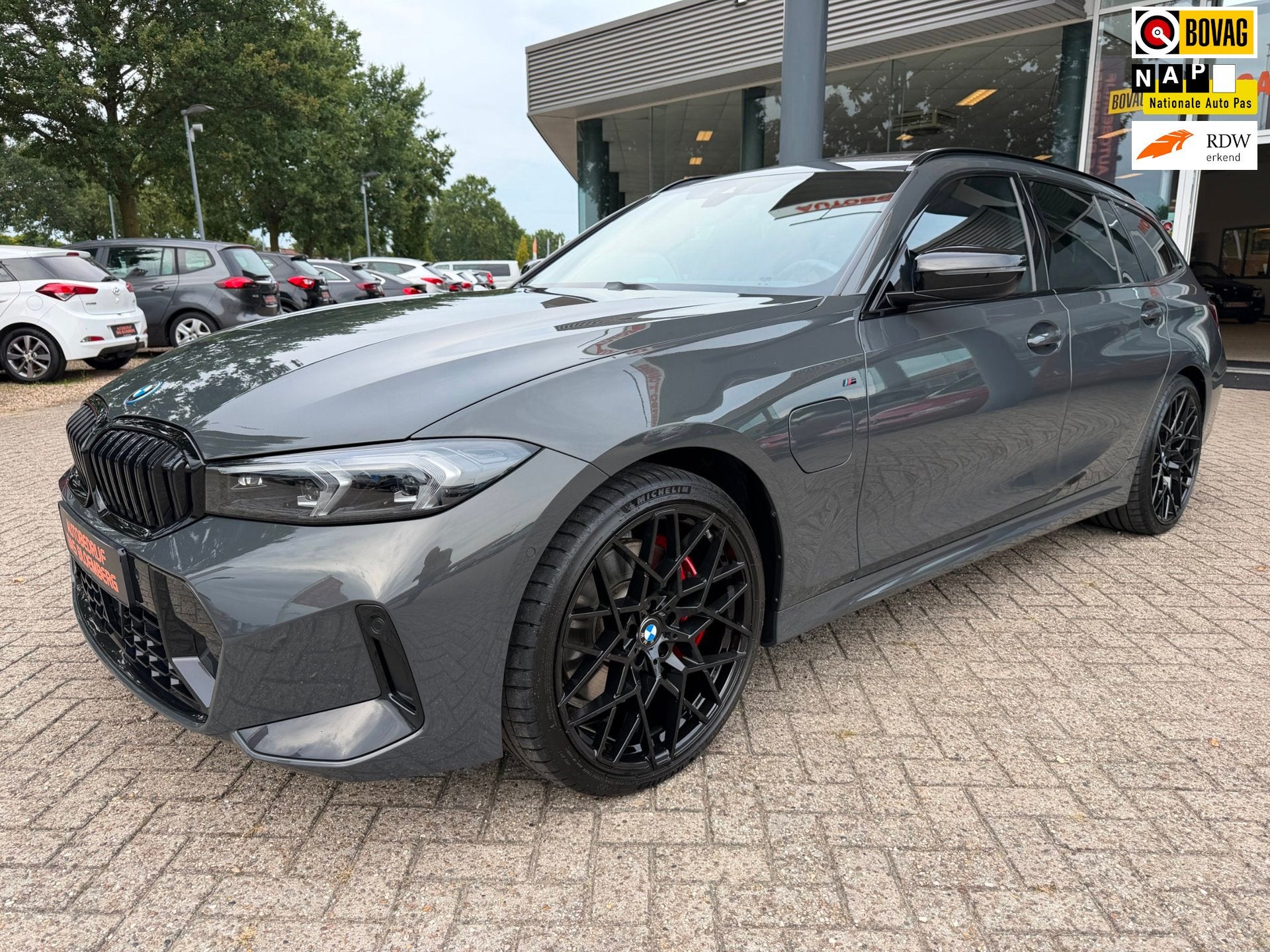 BMW 3-serie Touring 330e xDrive,Pano, LED, M-sport Pro, M3 S, Gebruikt, 4 cilinders, 120 €/maand, Vierwielaandrijving