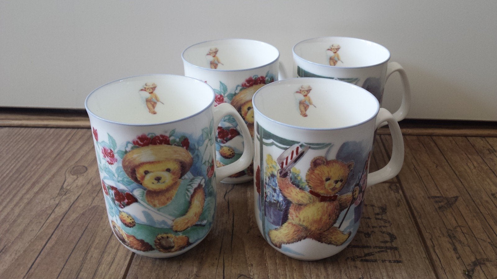 bekers vsn rose of england bone china porselein met beren, Antiek en Kunst, Ophalen of Verzenden