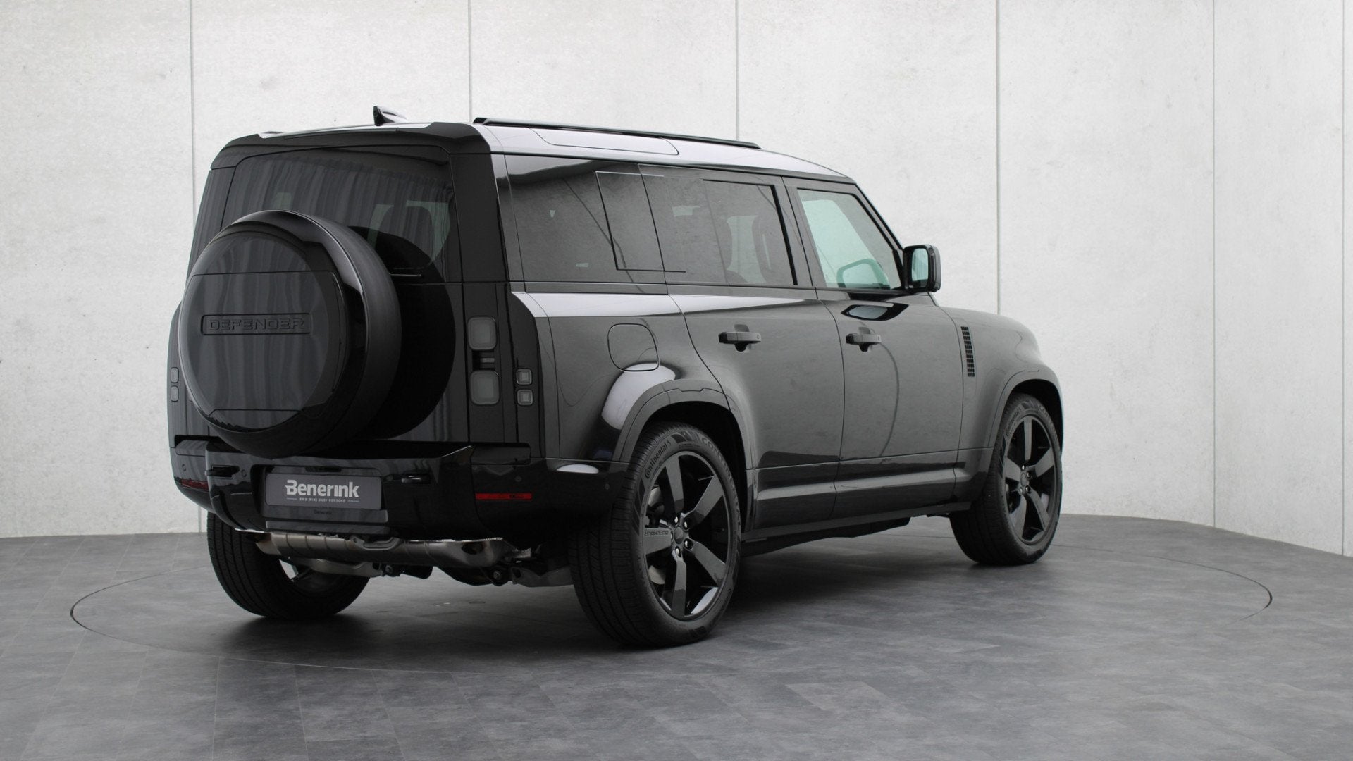 Land Rover Defender 110 P300e 110 X-Dynamic HSE | Stoelventi, Auto's, 12 maanden, Gebruikt, 3000 kg, Zwart