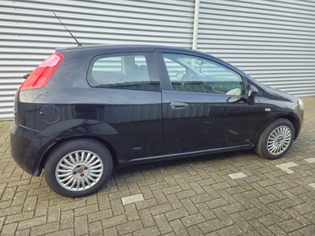 Fiat Punto 1.2 3DR 2008 Zwart, 40 €/maand, 1242 cc, 4 cilinders, Zwart