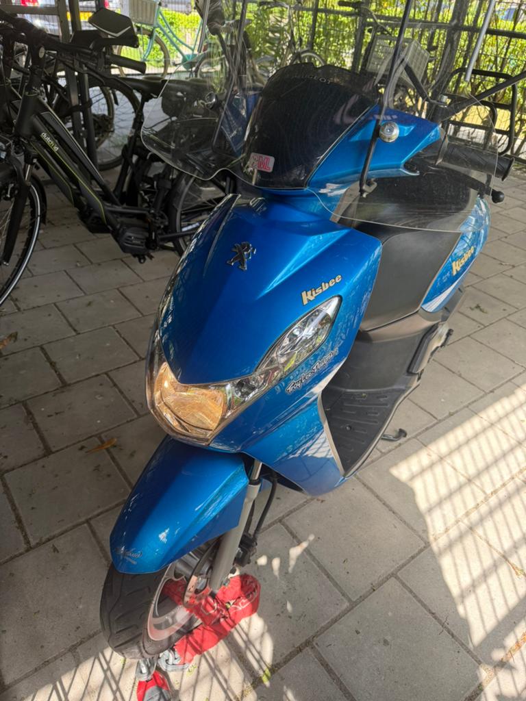 Goed onderhouden scooter Peugot snor, Fietsen en Brommers, Snorfietsen en Snorscooters, Ophalen of Verzenden, Zo goed als nieuw