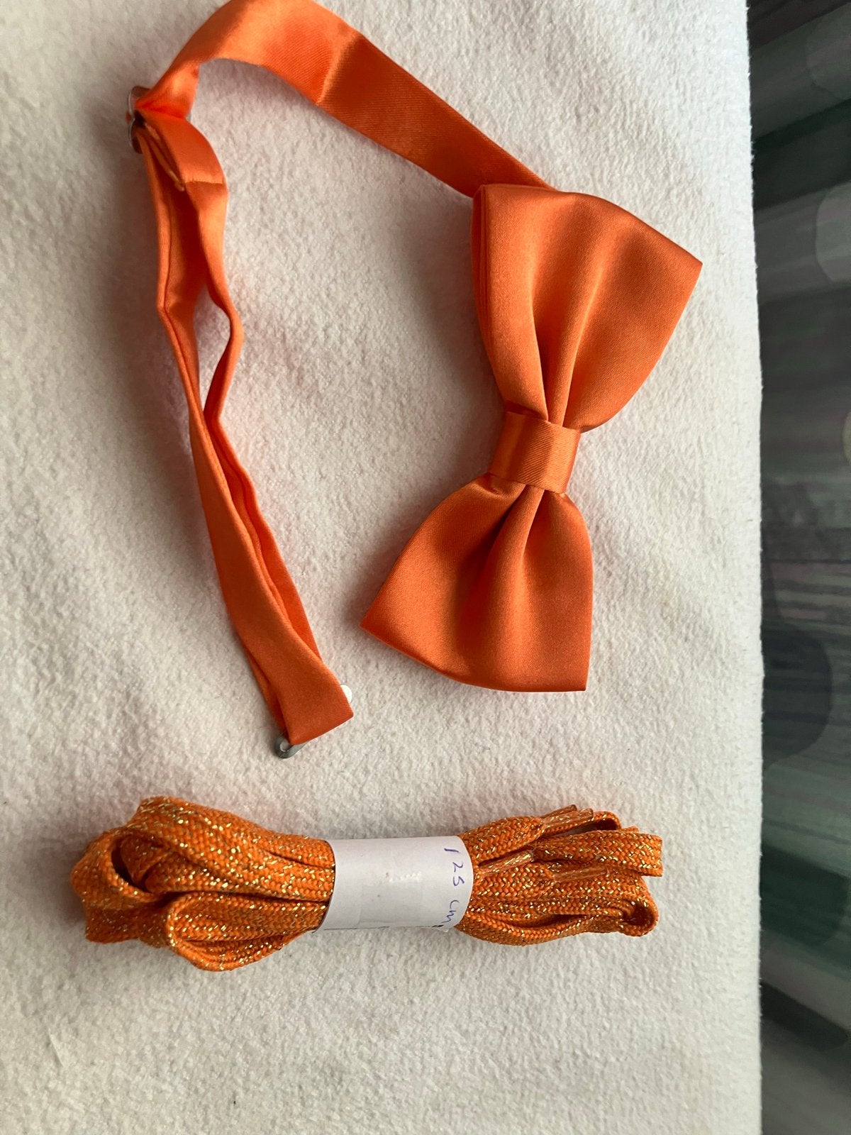 Oranje vlinderdas en veterset, Kleding | Heren, Carnavalskleding en Feestkleding, Nieuw, Overige maten, Accessoires, Oranje of Koningsdag