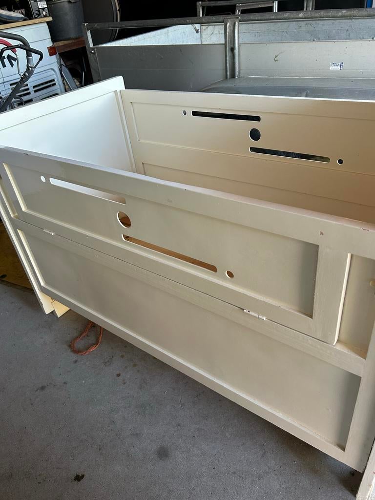 Vintage houten kinderbedje - Crèmekleurig, Antiek en Kunst, Antiek | Meubels | Bedden, Ophalen
