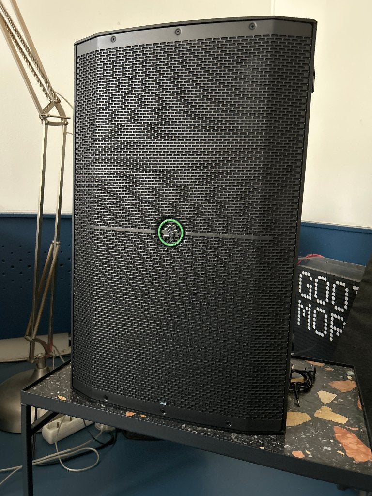 Twee Mackie Thump 215 XT Actieve Luidsprekers (2x), Party speaker, Zo goed als nieuw, Ophalen, 150 watt of meer