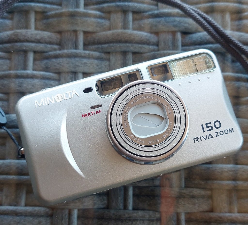 Minolta Riva Zoom Camera 150 37,5 - 150 mm analoog, Audio, Tv en Foto, Fotocamera's Analoog, Ophalen, Zo goed als nieuw, Compact
