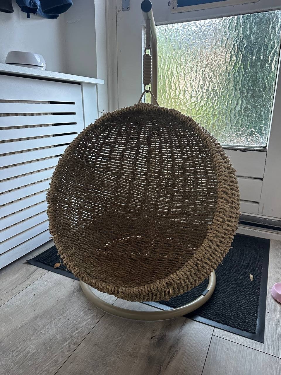 rotan katten hangstoel, Ophalen