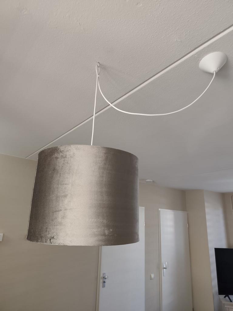 2 dezelfde hanglampen lampenkappen, Ophalen, Zo goed als nieuw