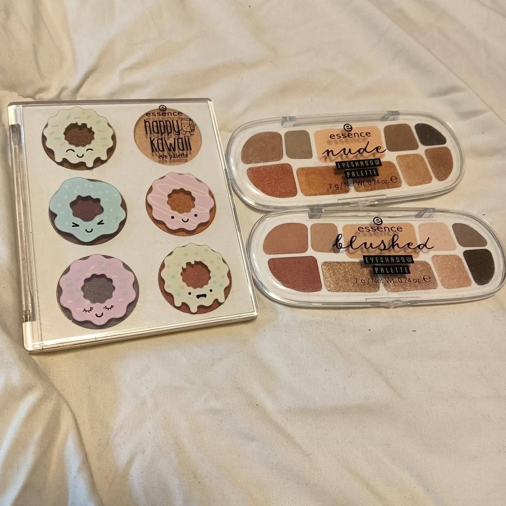 Zgan Essence Happy Kawaii, Nude & Blushed oogschaduwpaletten, Ophalen, Zo goed als nieuw, Make-up, Overige kleuren
