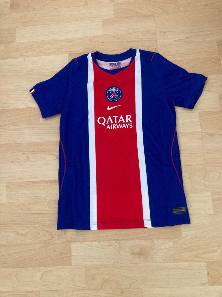 PSG voetbalshirt 26/27 helemaal echt maat m, Maat M, Ophalen of Verzenden, Nieuw, Shirt
