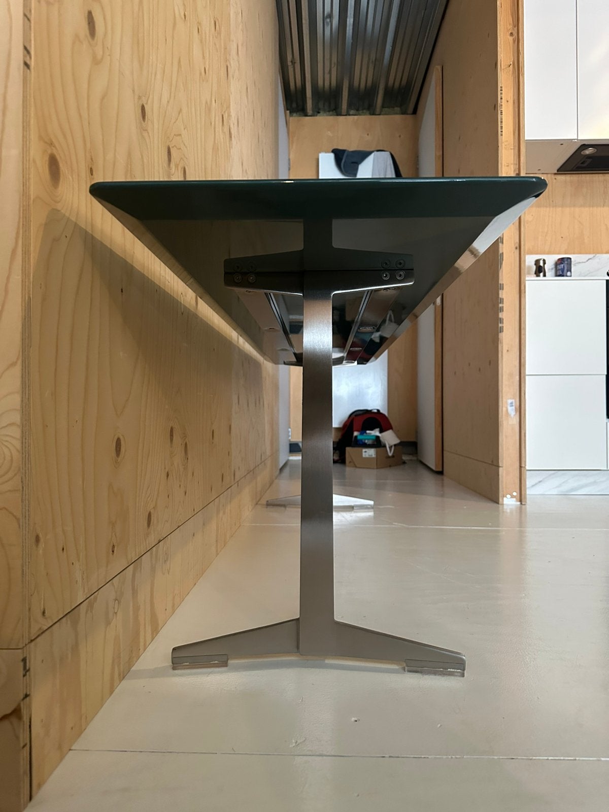 Flexform fly side table epoxy blad 180x40, D, Ophalen of Verzenden, Zo goed als nieuw, D