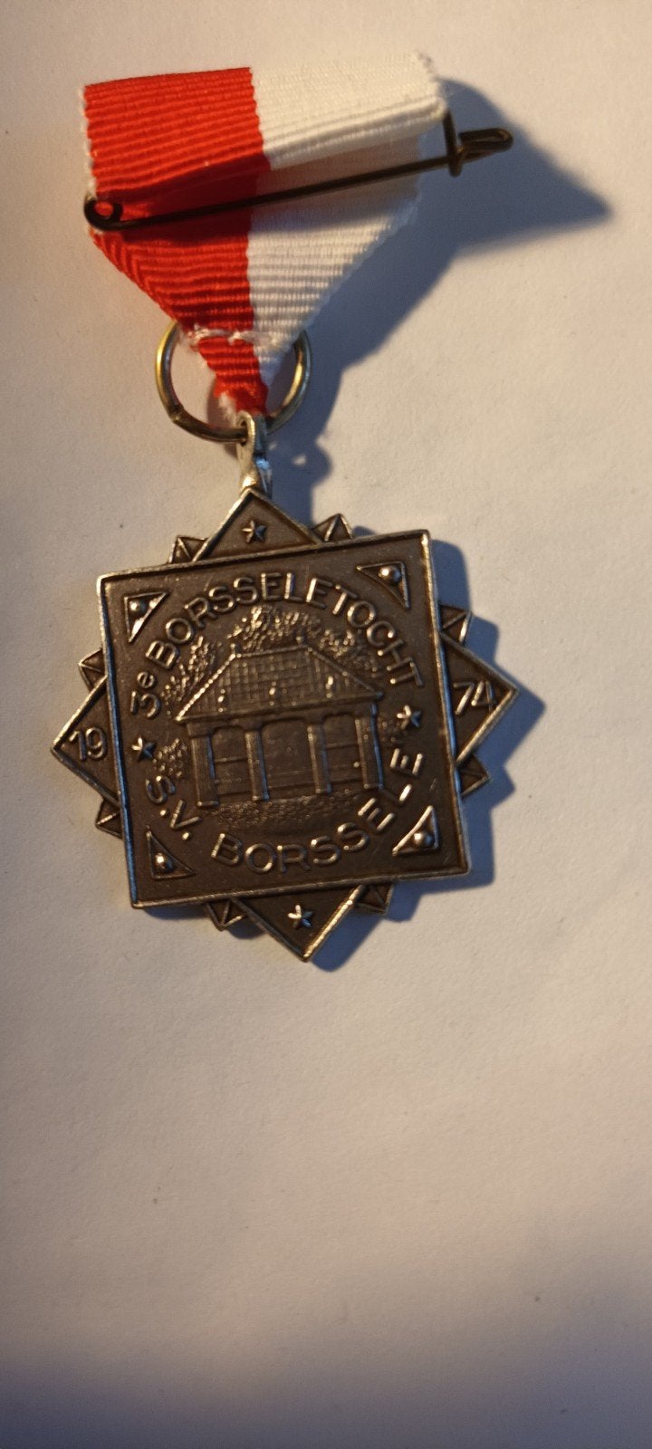 Zeldzame Borstelfietstocht Medaille 1979, Ophalen of Verzenden, Overige materialen, Nederland