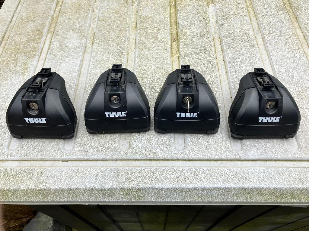 Thule Rapid System 753 voetenset + kitset 4018, Auto diversen, Ophalen of Verzenden, Gebruikt