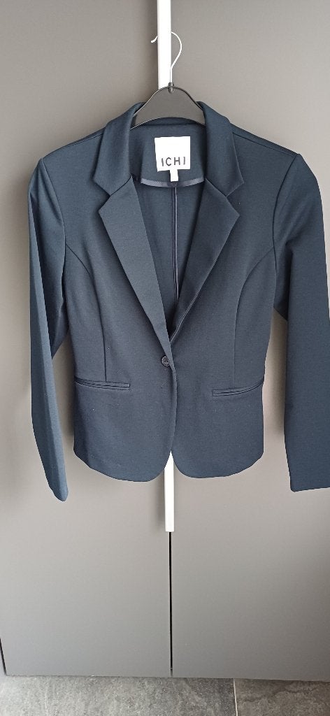 Stijlvol ICHI Jasje - Zo goed als nieuw, Kleding | Dames, Jasjes, Kostuums en Pakken, ICHI, Blauw, Maat 42/44 (L), Ophalen of Verzenden