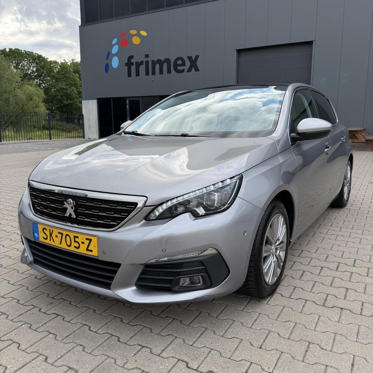 Peugeot 308 1.2 2018 | Panoramadak & CarPlay !, Voorwielaandrijving, Gebruikt, Euro 6, 49 €/maand