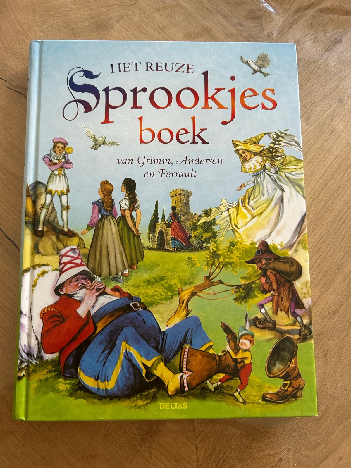 Het Reuze Sprookjesboek van Grimm, Andersen en Perrault, Ophalen, Zo goed als nieuw