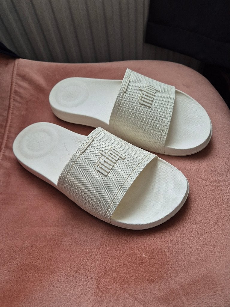 Fitflop badslippers 41, Slippers, Wit, Ophalen of Verzenden, Zo goed als nieuw