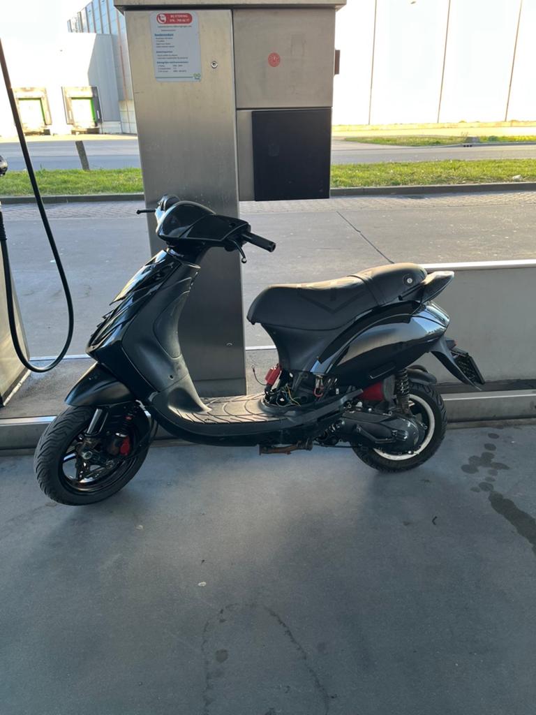 Zip 70cc stage 1+, Fietsen en Brommers, Scooters | Piaggio, Ophalen, Tweetakt, Zip, Zo goed als nieuw