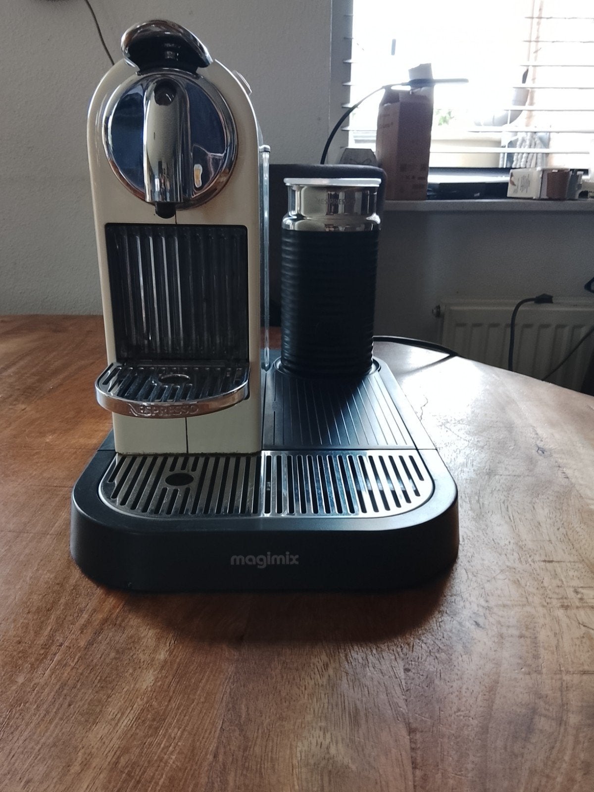 Nespresso Magimix koffiemachine met melkopschuimer, Info@magimix.nl, Magimix France, 90-92 Rue de Paris, 91300 Massy, Frankrijk