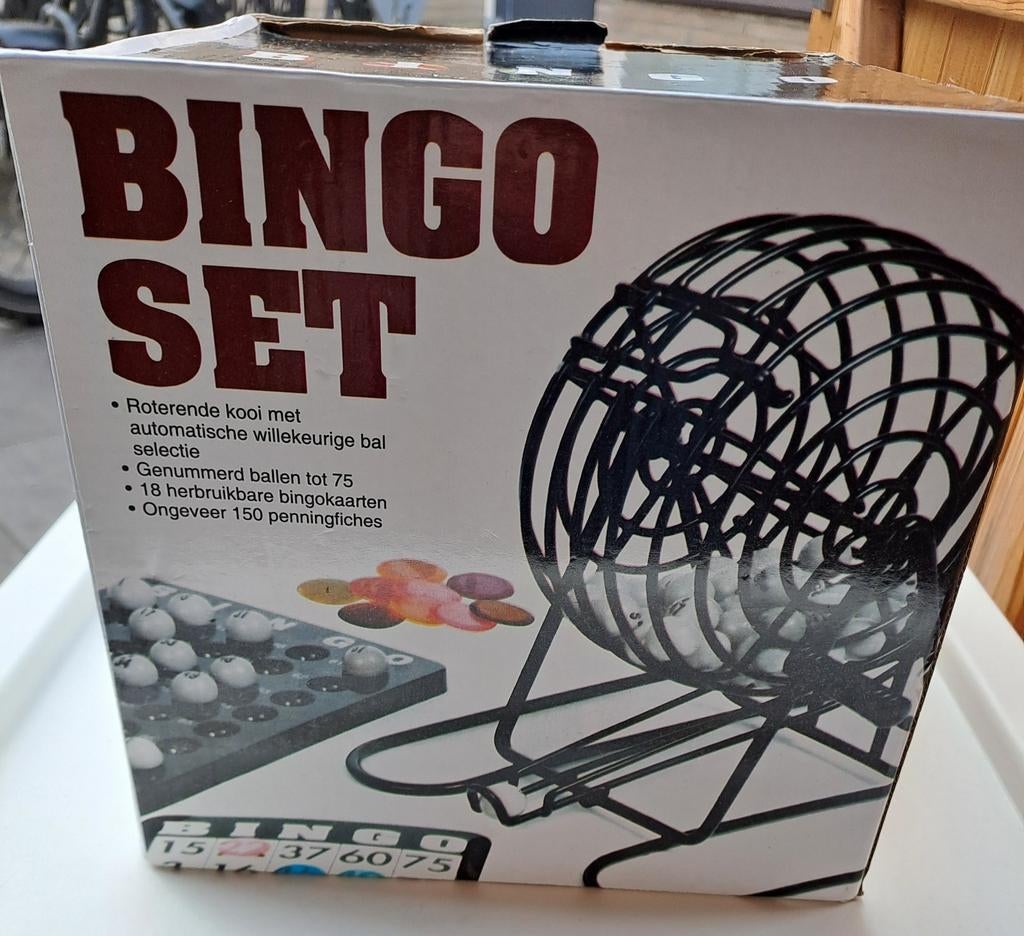 Complete Bingo Set met Draaiende Kooi en Accessoires, Vijf spelers of meer, Ophalen of Verzenden, Zo goed als nieuw, Onbekend