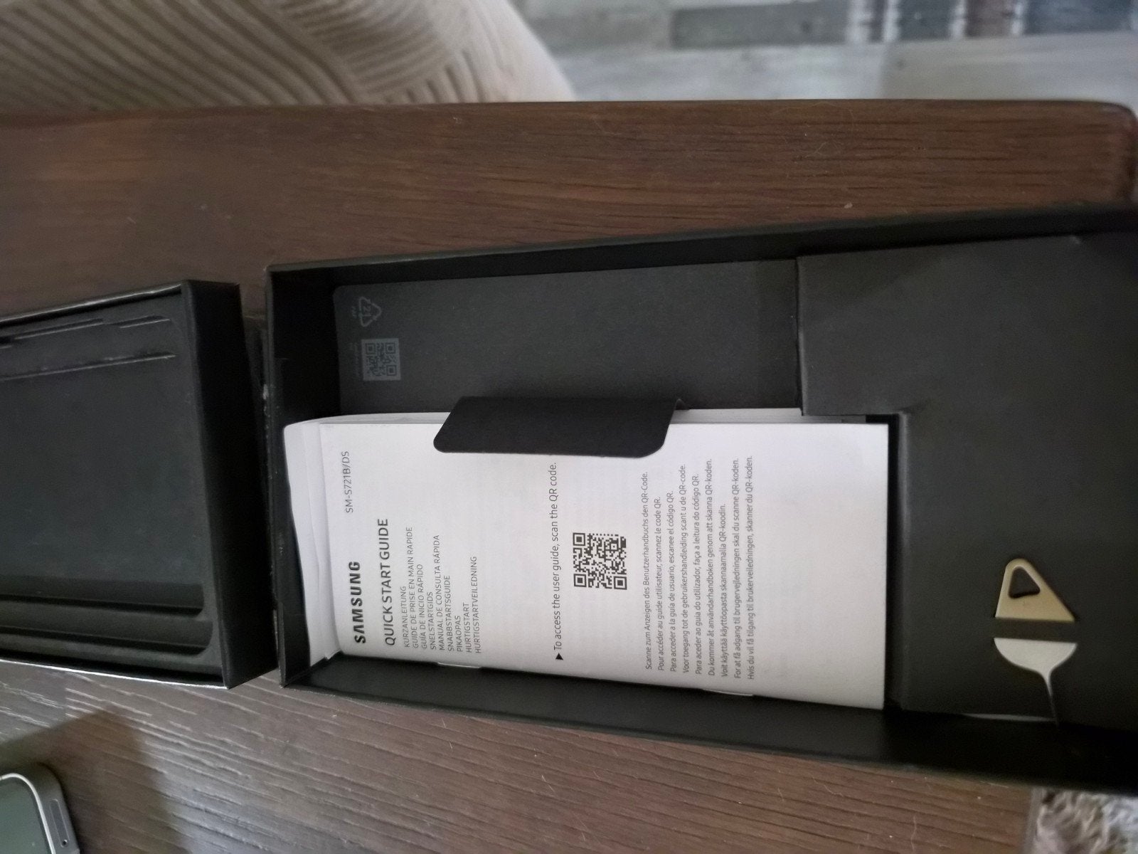 Foto 6 van Samsung Galaxy S24 FE 128GB Geel - Zo goed als nieuw