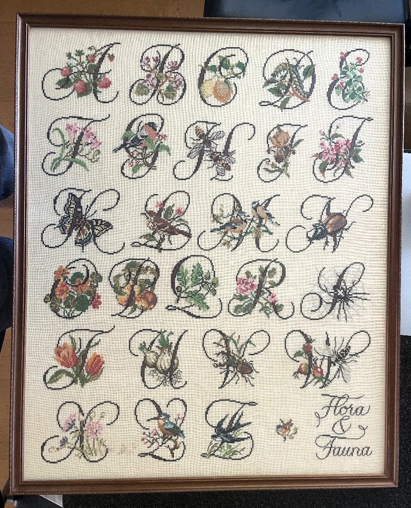 Borduurwerk Flora en Fauna Alfabet 74 x 61 cm, Ophalen, Zo goed als nieuw, Handborduren, Borduurgaren of Zijde