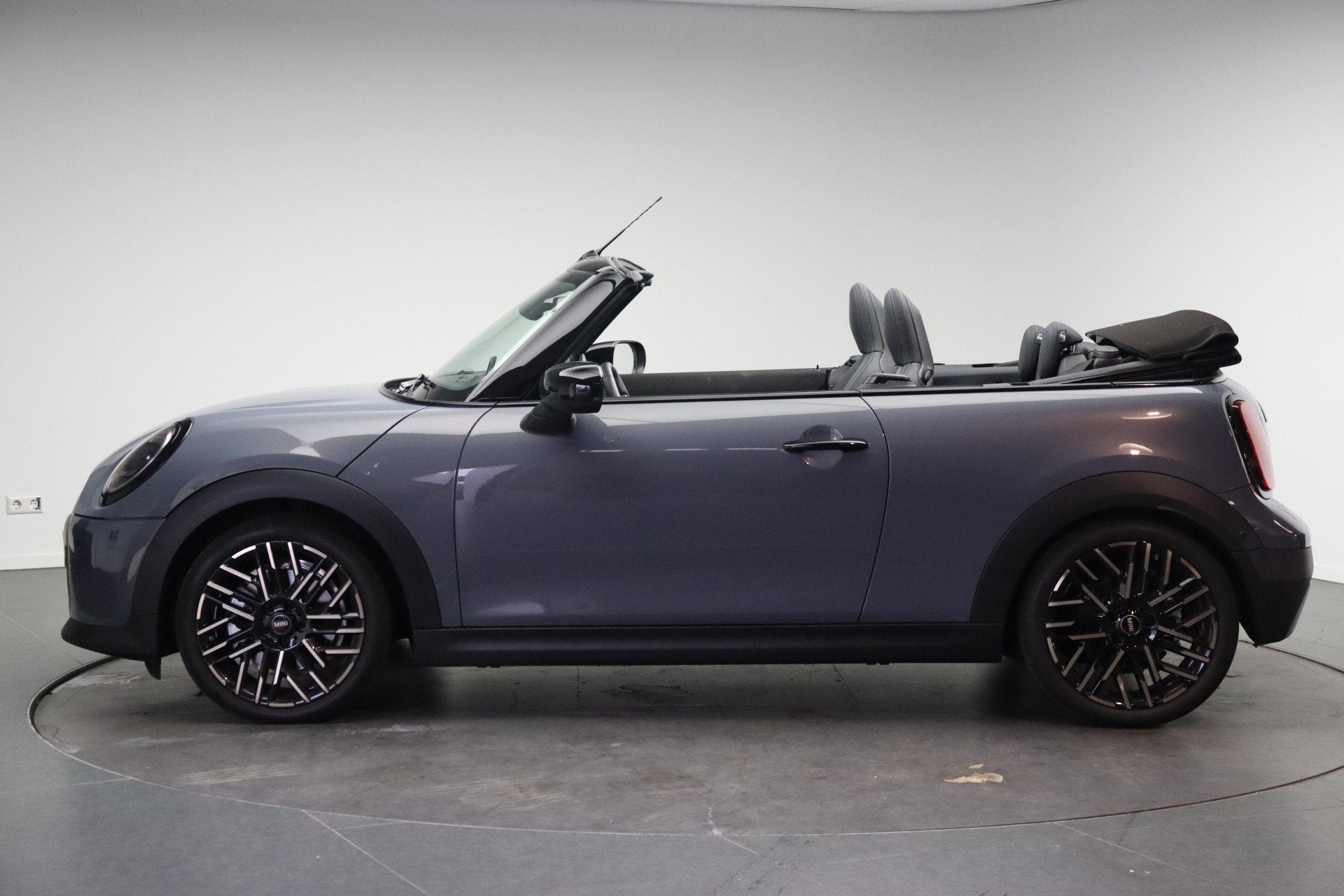 MINI Cabrio Cooper C Automaat / Favoured / Pakket L / Favour, Auto's, 15 km/l, 4 stoelen, Bedrijf, 165 pk